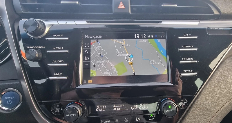 Toyota Camry cena 100400 przebieg: 106800, rok produkcji 2019 z Warszawa małe 352